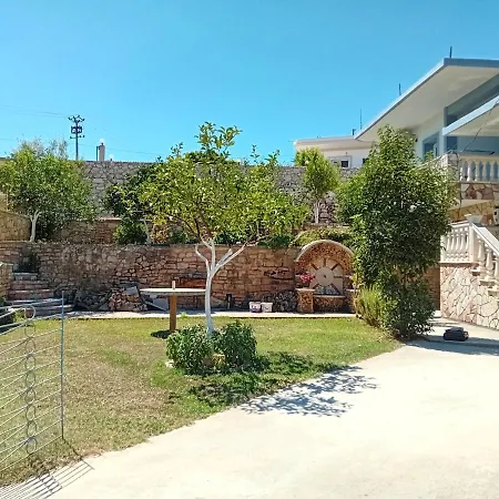 Vila Mema Apartment Ksamil